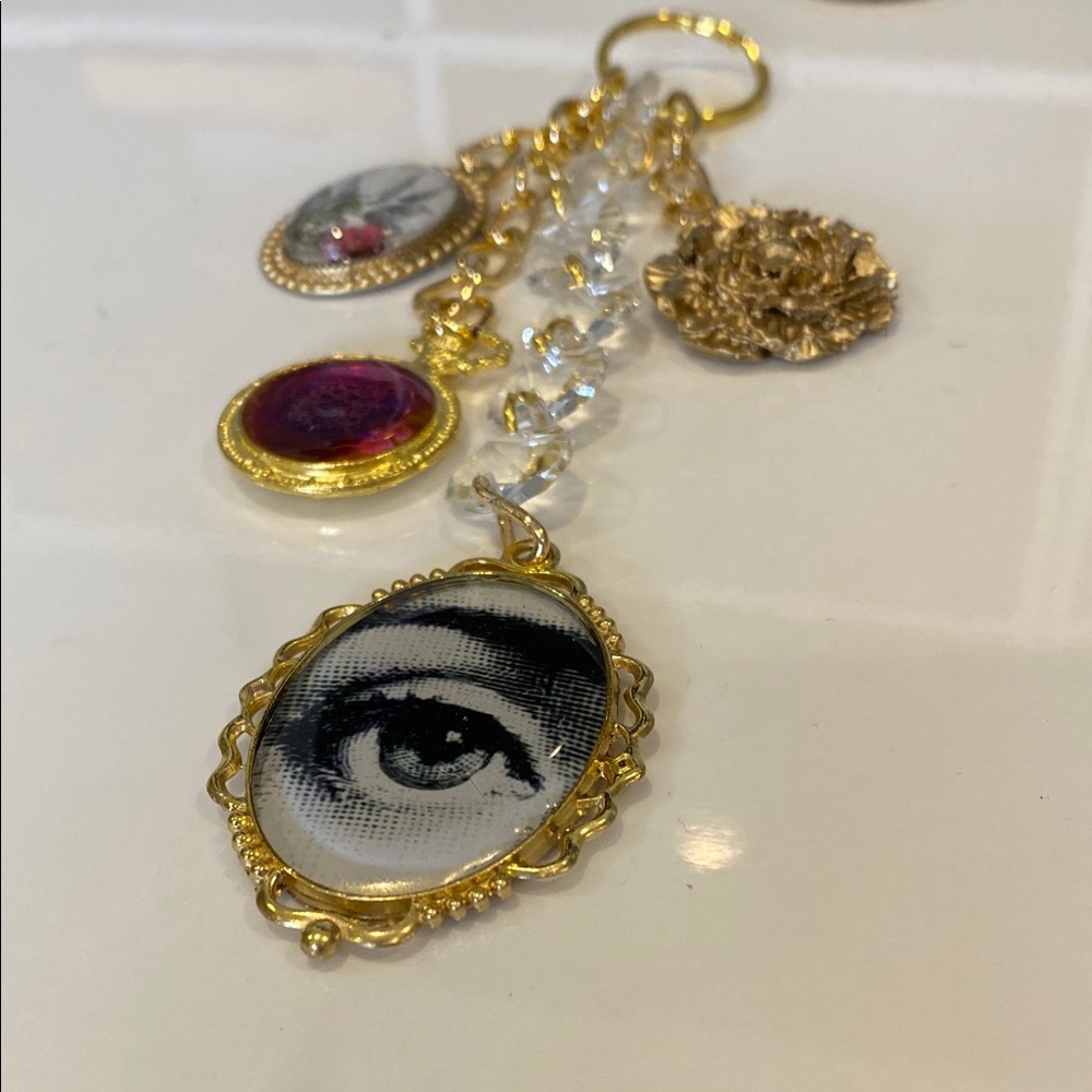 Monochrome Graphic Crossbody Bag - Picture 5 of 7